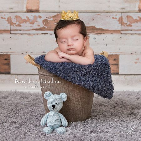 عکس نوزاد در سطل